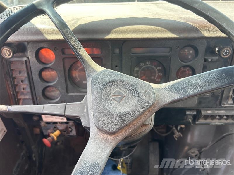 International 1954 4x2 Rollback Truck Vehículos de reciclaje