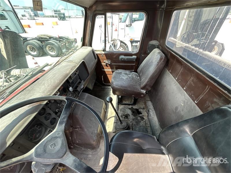 International 1954 4x2 Rollback Truck Vehículos de reciclaje
