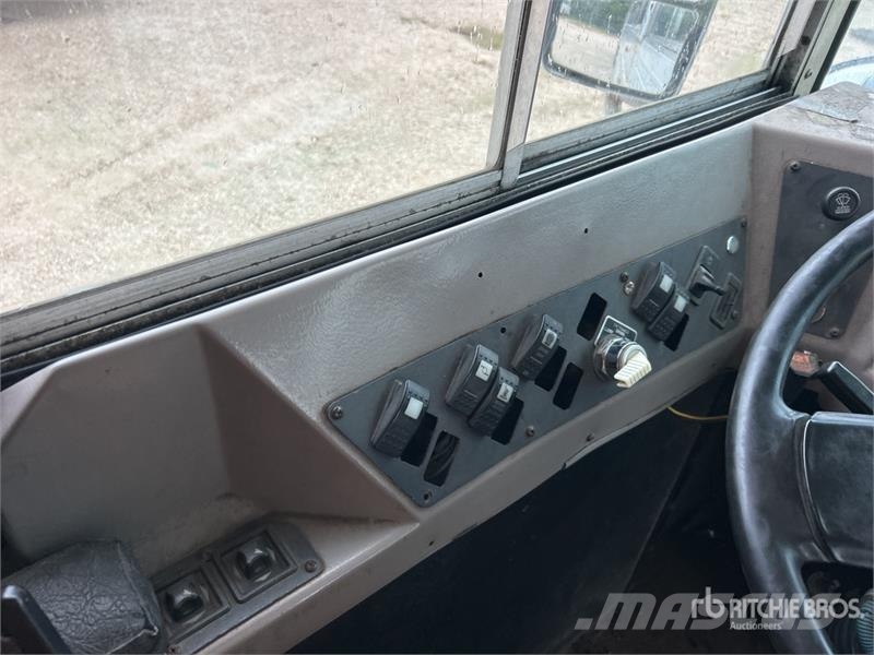 International 3000 Mini bus