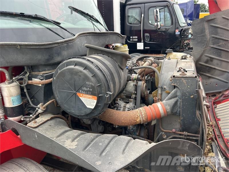 International 4300 Camion cassonati