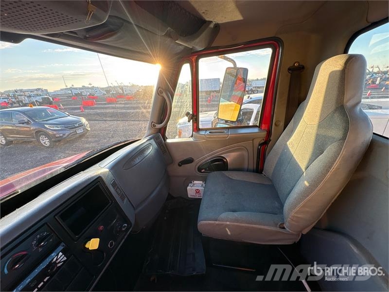 International 4300 Kabinen