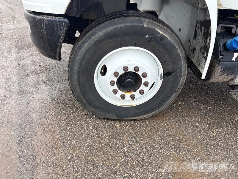 International 4300 Kofferaufbau