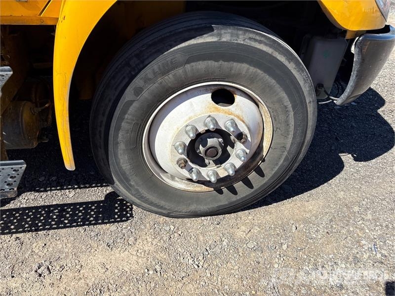 International 4300 ボックスボディー、ウイング、箱車