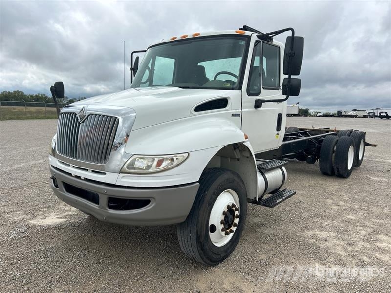 International 4300 Kabíny a interiér