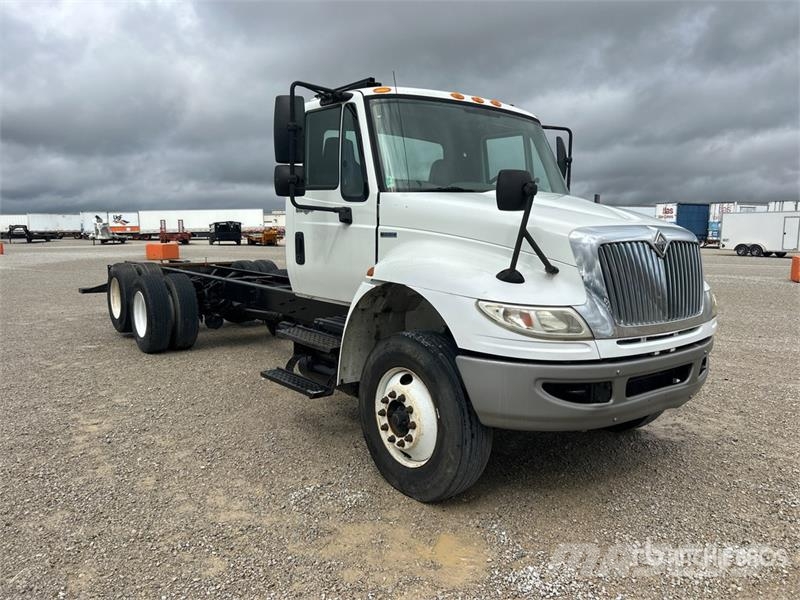 International 4300 Kabíny a interiér