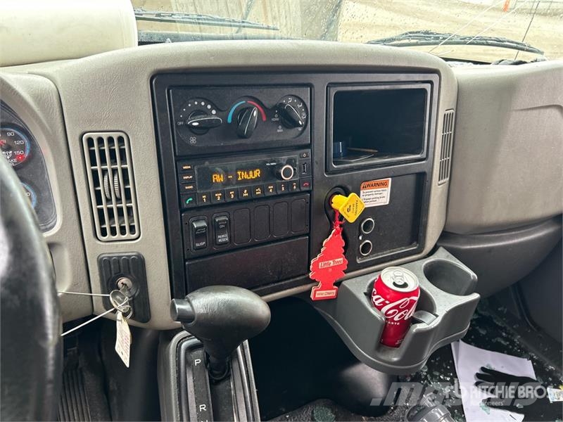 International 4300 Umpikorikuorma-autot