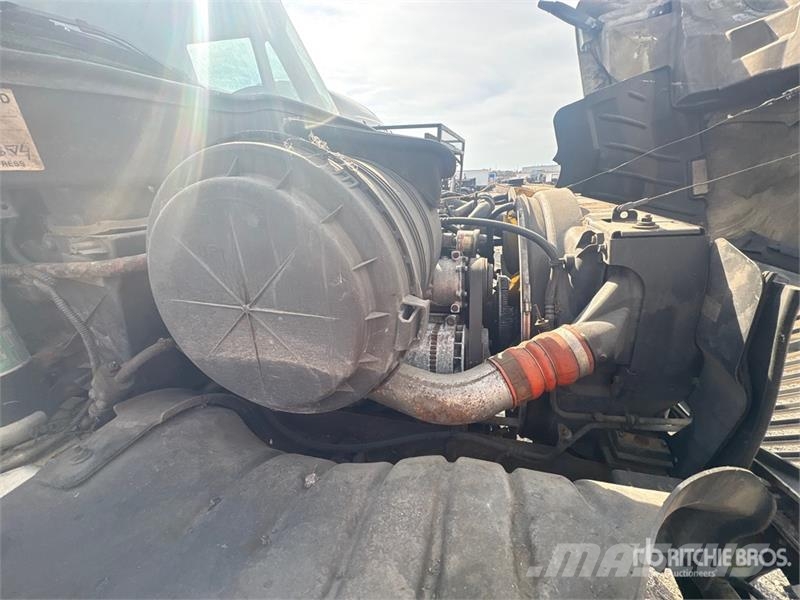 International 4300 Skříňová nástavba