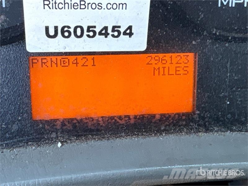 International 4300 ボックスボディー、ウイング、箱車