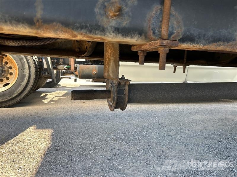 International 4300 Samochody ciężarowe ze skrzynią zamkniętą