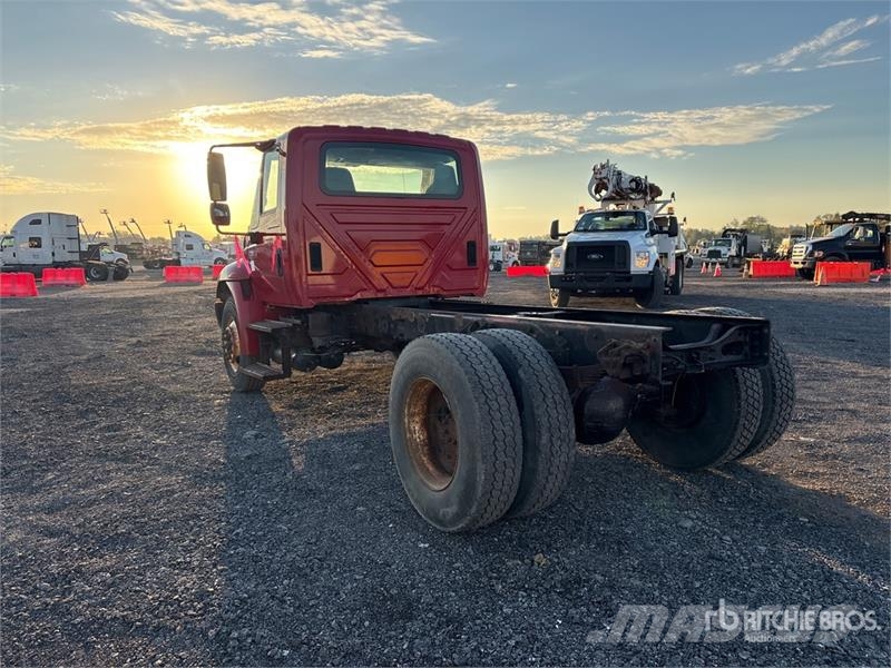 International 4300 Kabinen