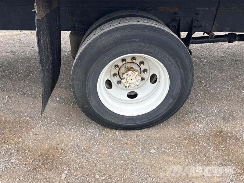 International 4300 Umpikorikuorma-autot