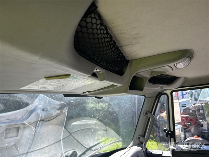 International 4300 탑차 트럭