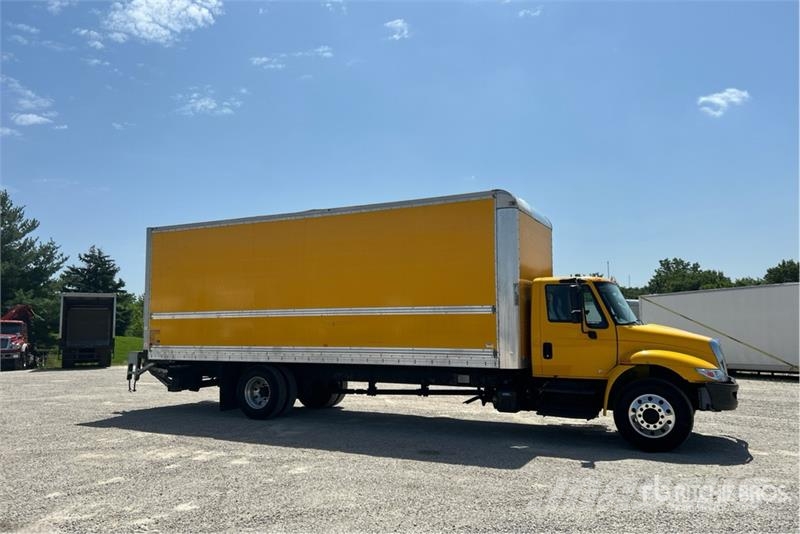 International 4300 Skriňová nadstavba