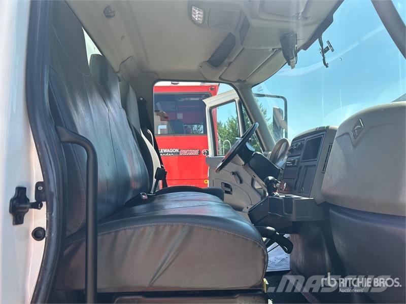 International 4300 Kofferaufbau