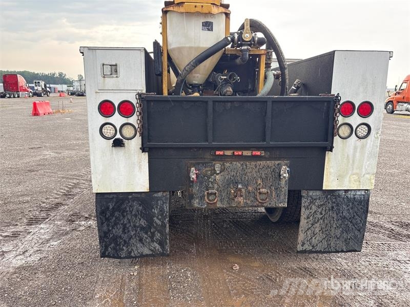 International 4300 Flakbilar/Pickuper