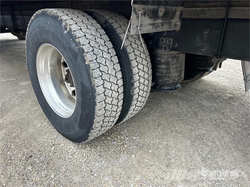 International 4300 Umpikorikuorma-autot