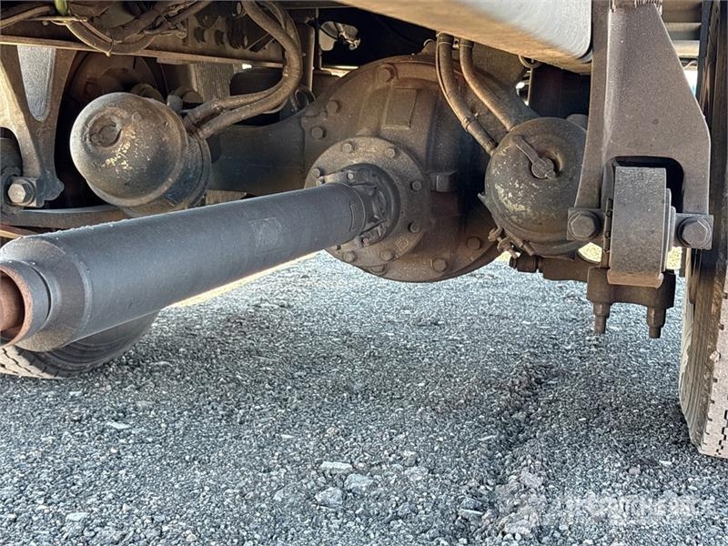 International 4300 ボックスボディー、ウイング、箱車
