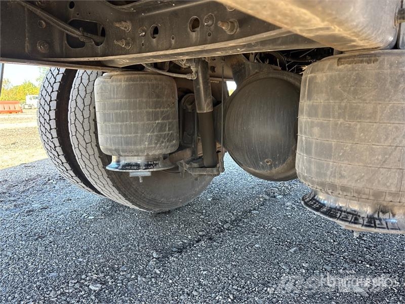 International 4300 ボックスボディー、ウイング、箱車