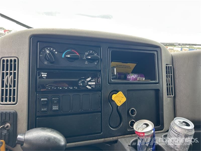 International 4300 Tovornjaki zabojniki