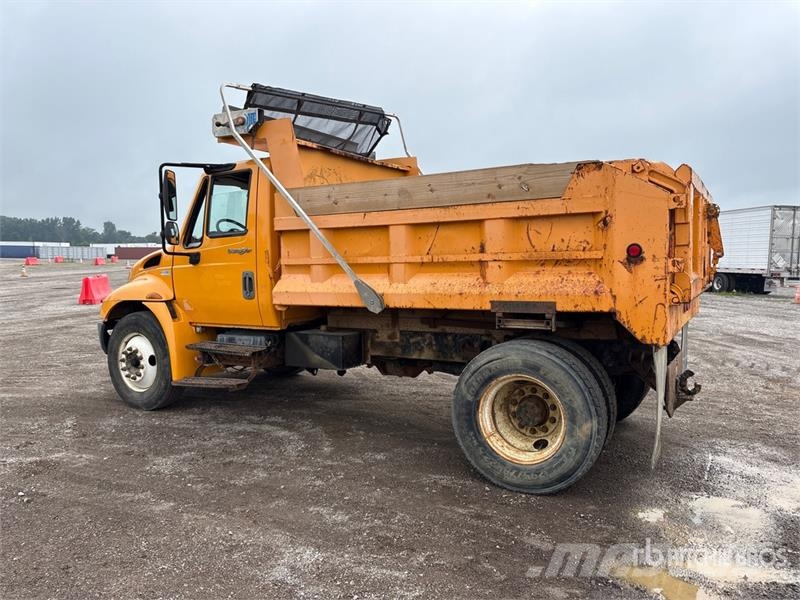 International 4300 Pašizgāzējs
