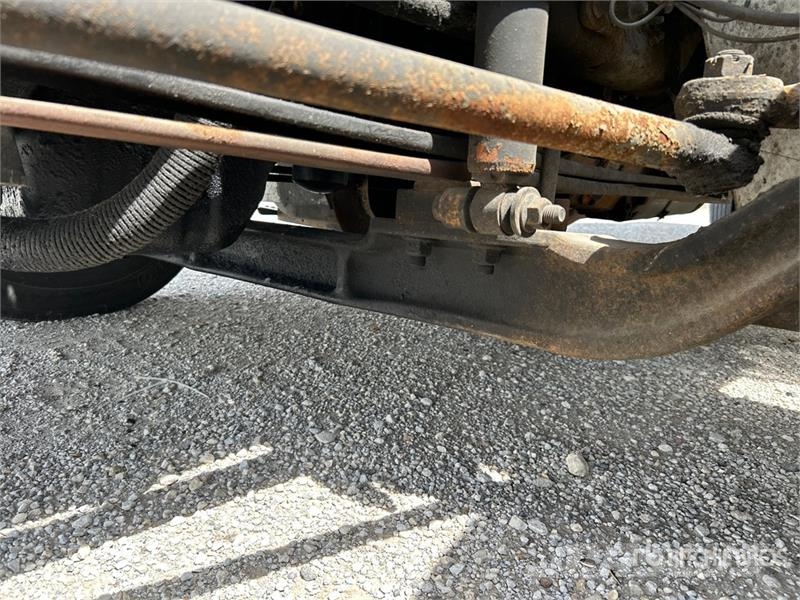 International 4300 Samochody ciężarowe ze skrzynią zamkniętą