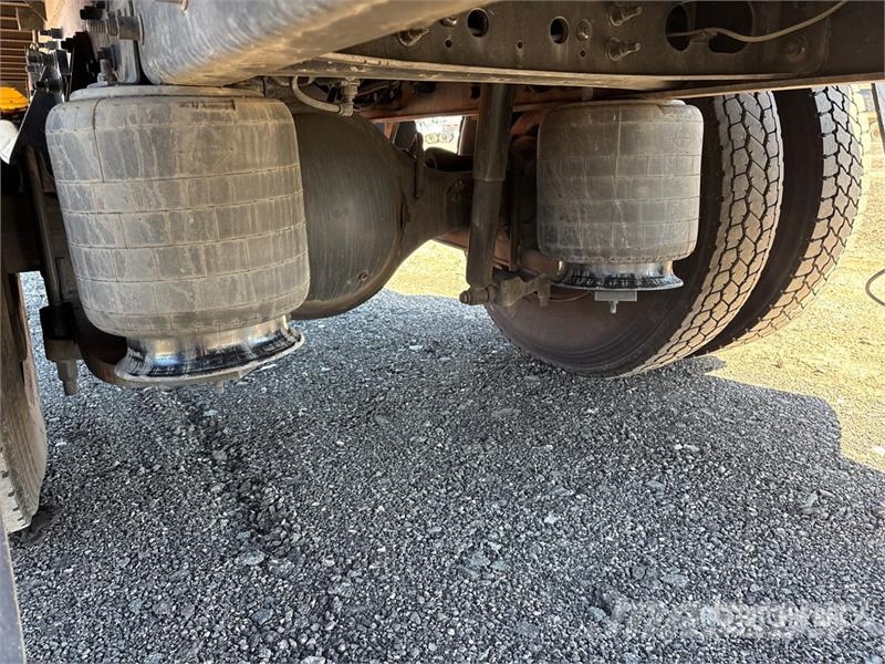 International 4300 ボックスボディー、ウイング、箱車
