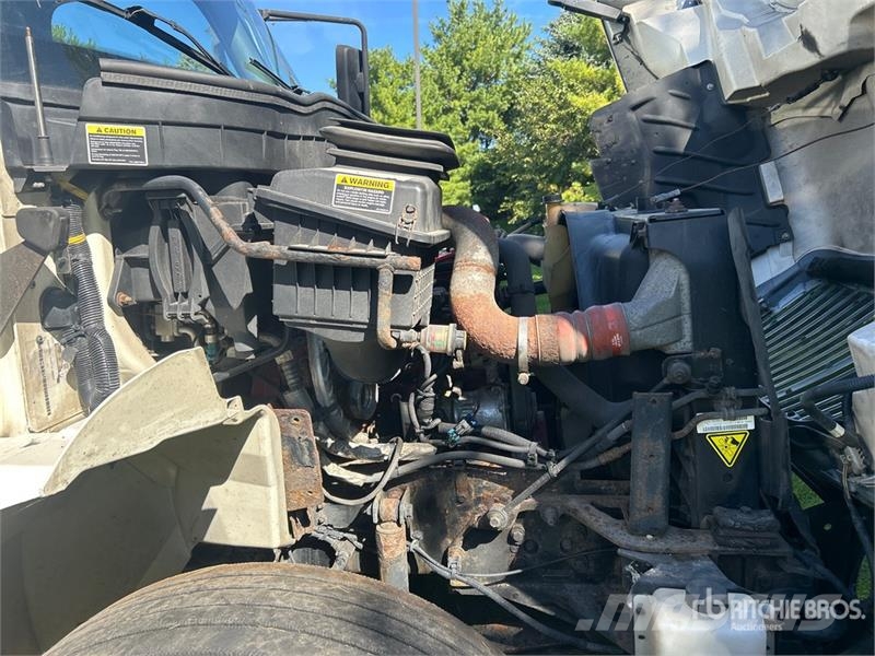 International 4300 탑차 트럭