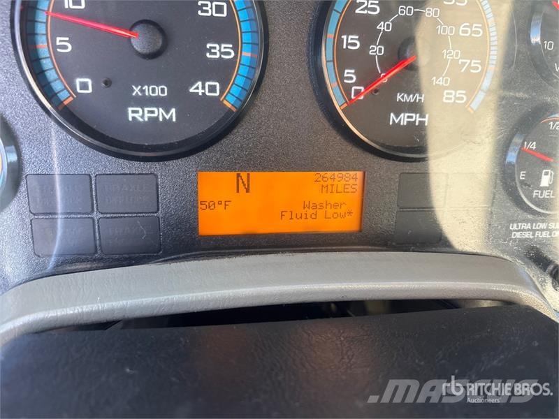 International 4300 Umpikorikuorma-autot