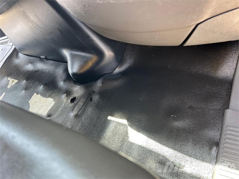 International 4300 Skriňová nadstavba