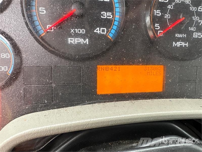 International 4300 Umpikorikuorma-autot