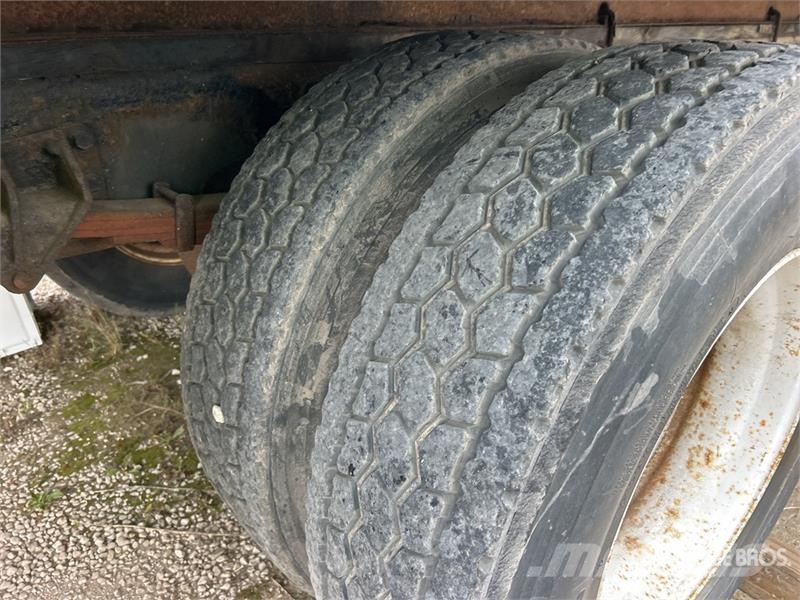 International 4300 Camion cassonati