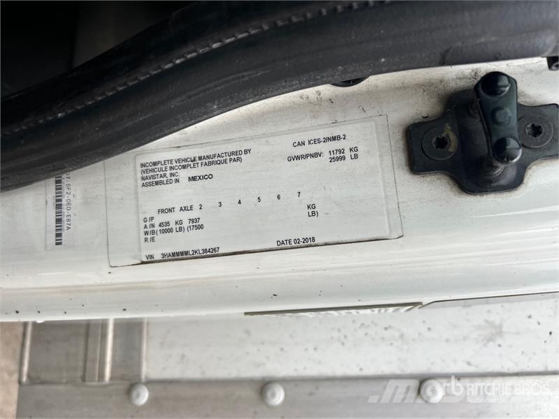 International 4300 Umpikorikuorma-autot