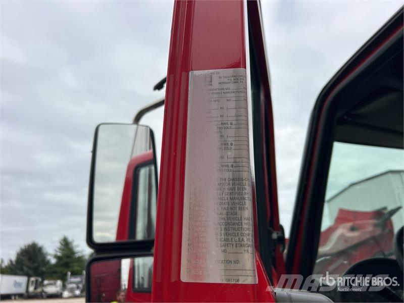 International 4300 Camion cassonati