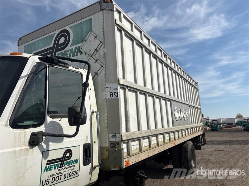 International 4300 Skříňová nástavba