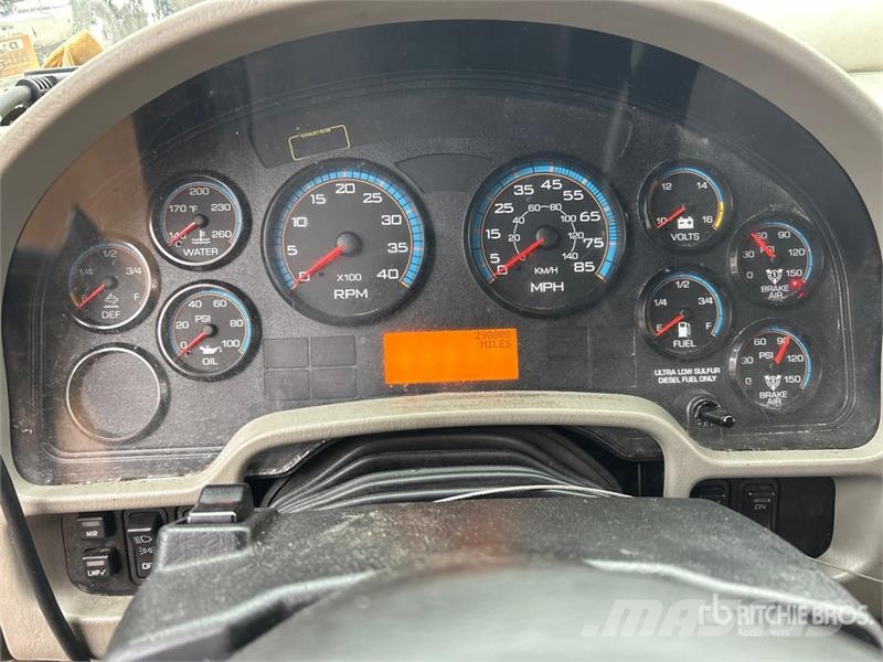International 4300 Umpikorikuorma-autot
