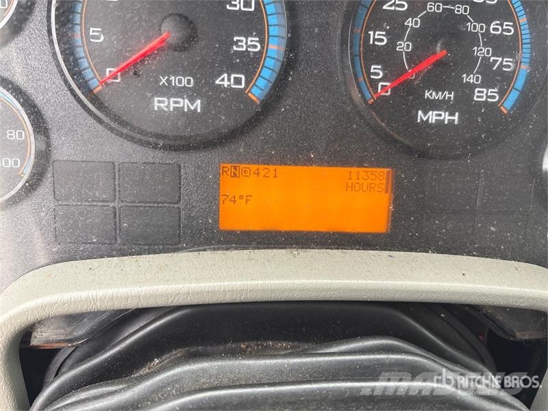 International 4300 Umpikorikuorma-autot