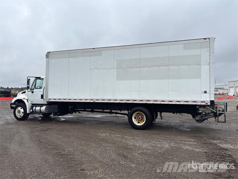 International 4300 Umpikorikuorma-autot