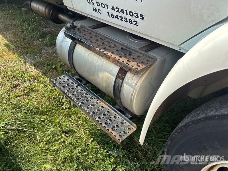 International 4300 Box trucks