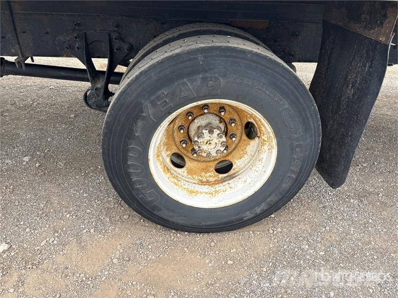 International 4300 Umpikorikuorma-autot
