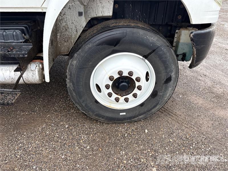 International 4300 Kofferaufbau