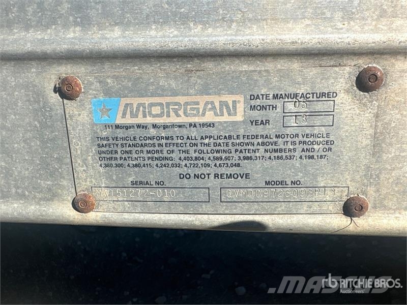 International 4300 شاحنات ذات هيكل صندوقي