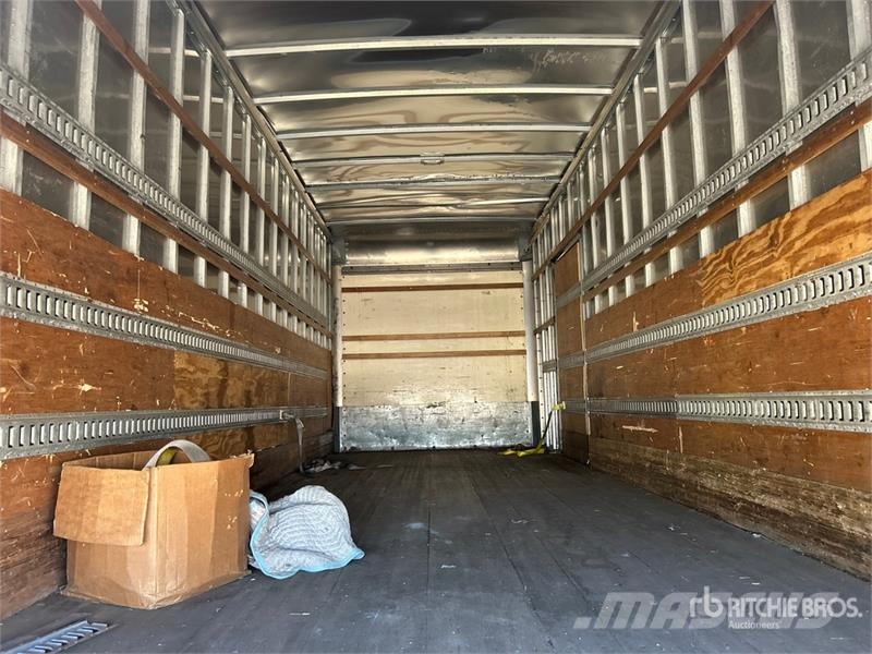 International 4300 탑차 트럭