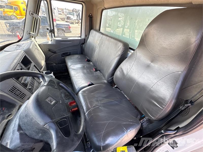 International 4300 Грузовики-Фургоны