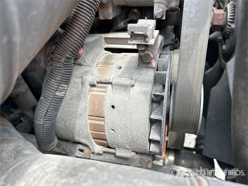 International 4300 Samochody ciężarowe ze skrzynią zamkniętą
