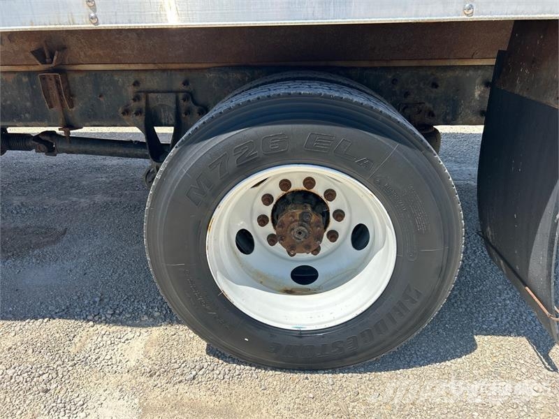 International 4300 Kapali kasa kamyonlar