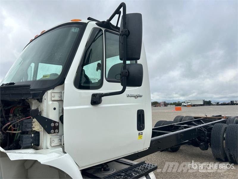 International 4300 Kabíny a interiér