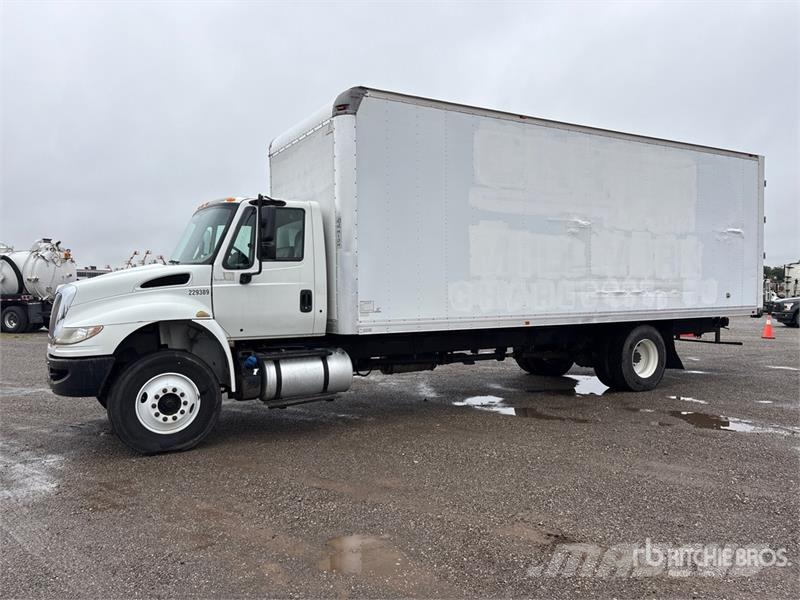 International 4300 Kofferaufbau