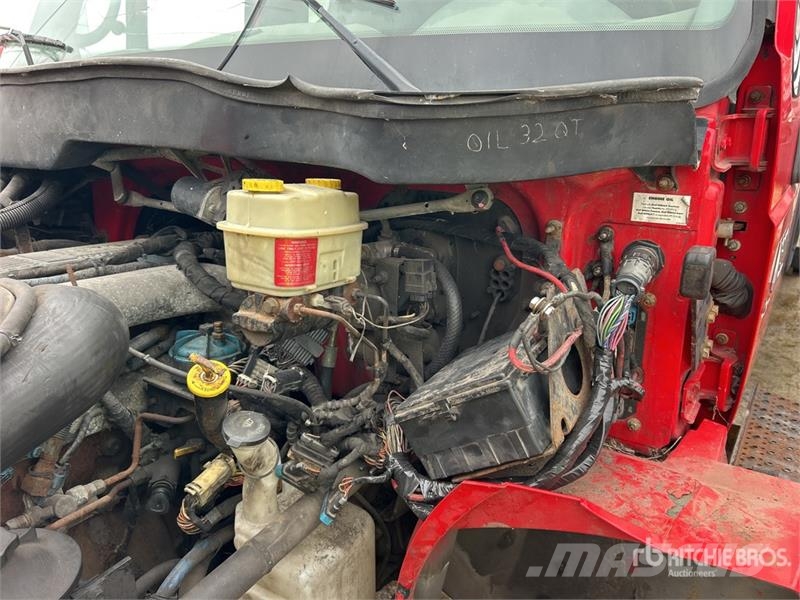 International 4300 Camion cassonati
