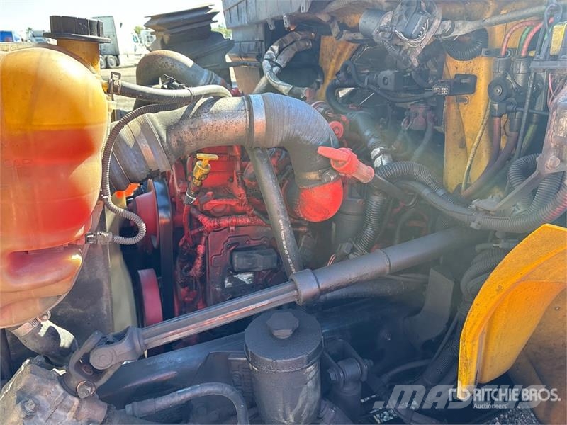 International 4300 ボックスボディー、ウイング、箱車