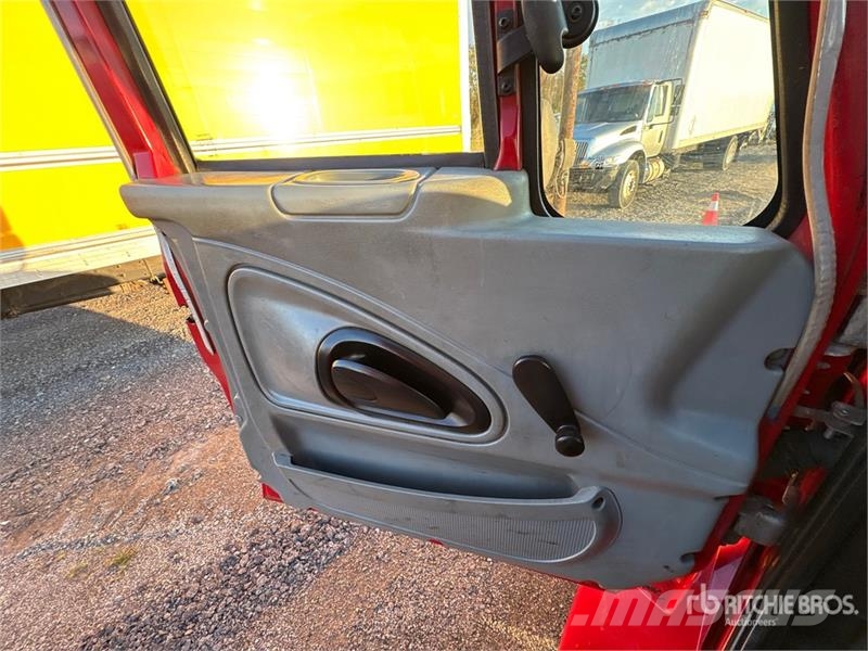 International 4300 Kabinen